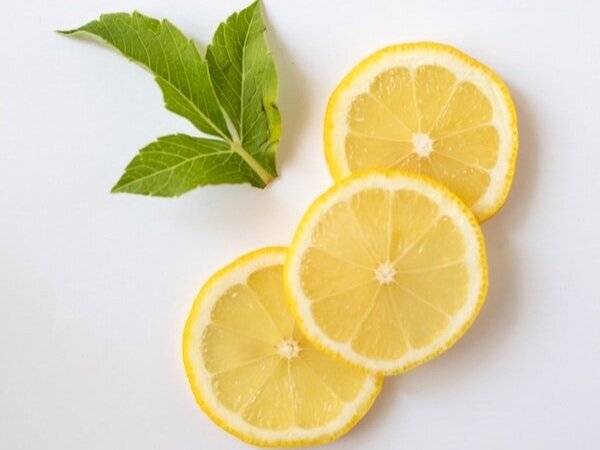 5 Essential Oils for Spring Lemon